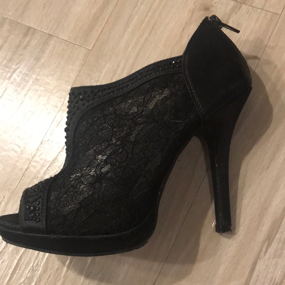Coloriffics black lace booties
